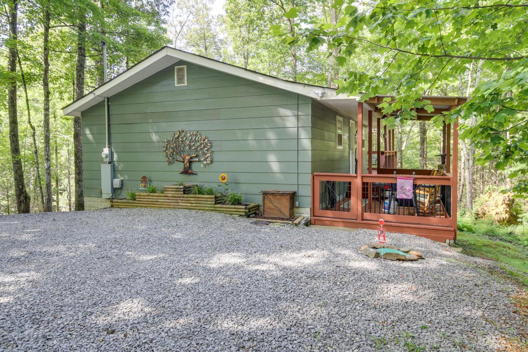 Quaint Smoky Mountain Cabin - 4 Mi To Gatlinburg! Экстерьер фото